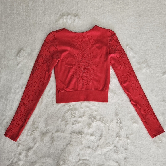 NEW Fabletics Red Seamless Cropped Top Size XS Activewear Athletic Sporty - Picture 8 of 8